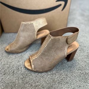 Women’s size 7.5 heels